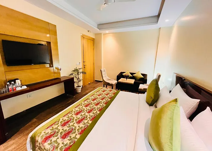 Hotel Banz Near Indira Gandhi Airport Delhi
