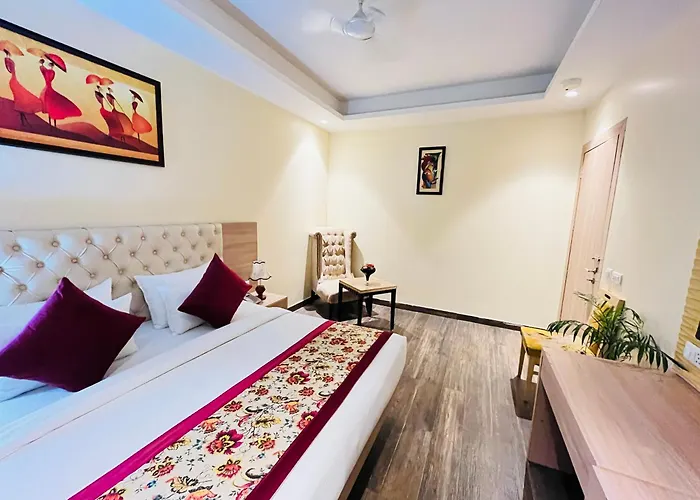 Hotel Banz Near Indira Gandhi Airport Delhi