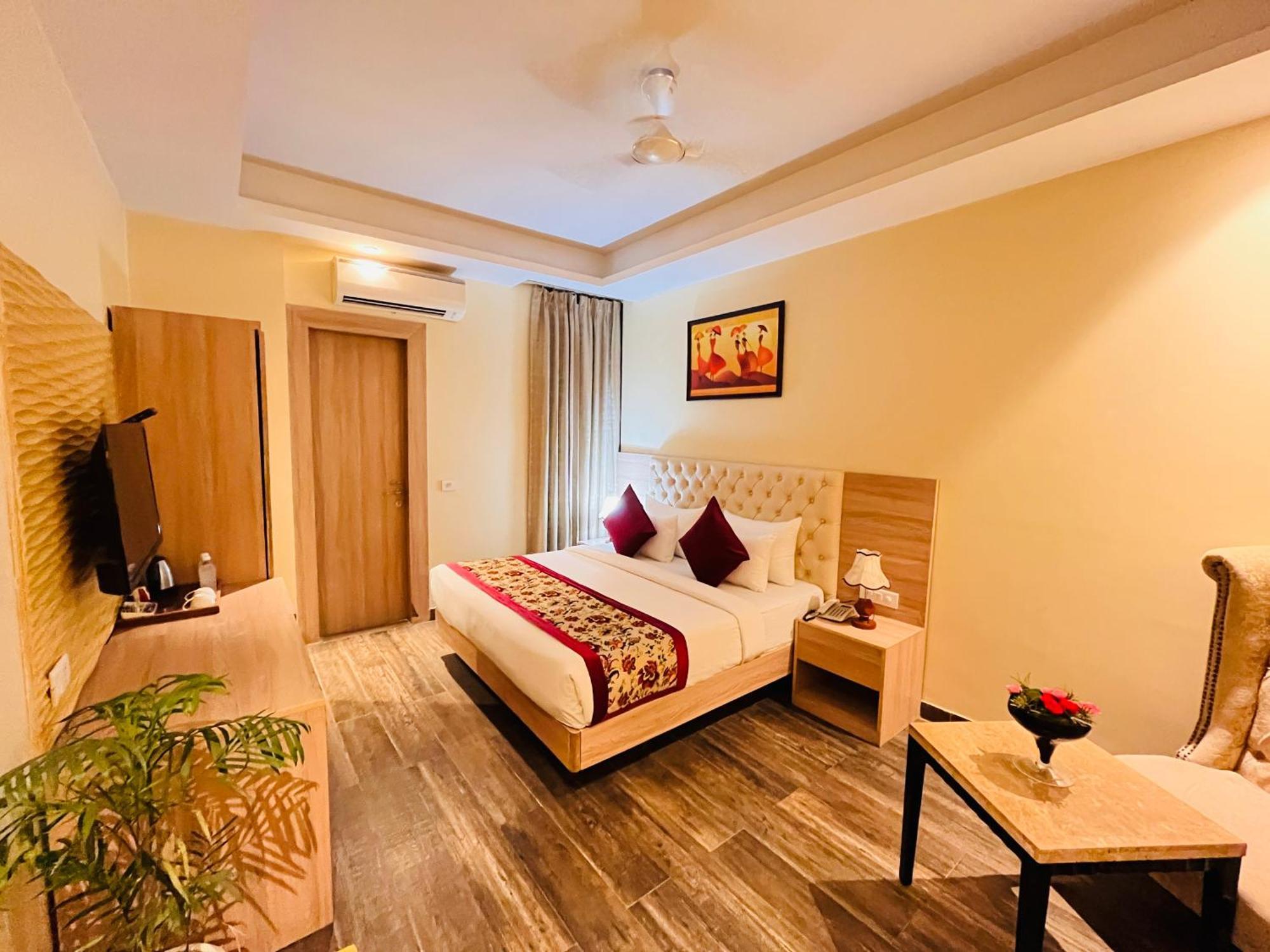 Banz Near Indira Gandhi Airport Delhi New Delhi