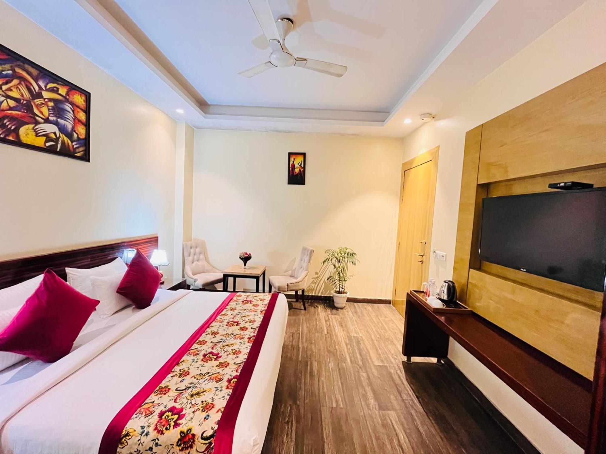Hotel Banz Near Indira Gandhi Airport Delhi New Delhi