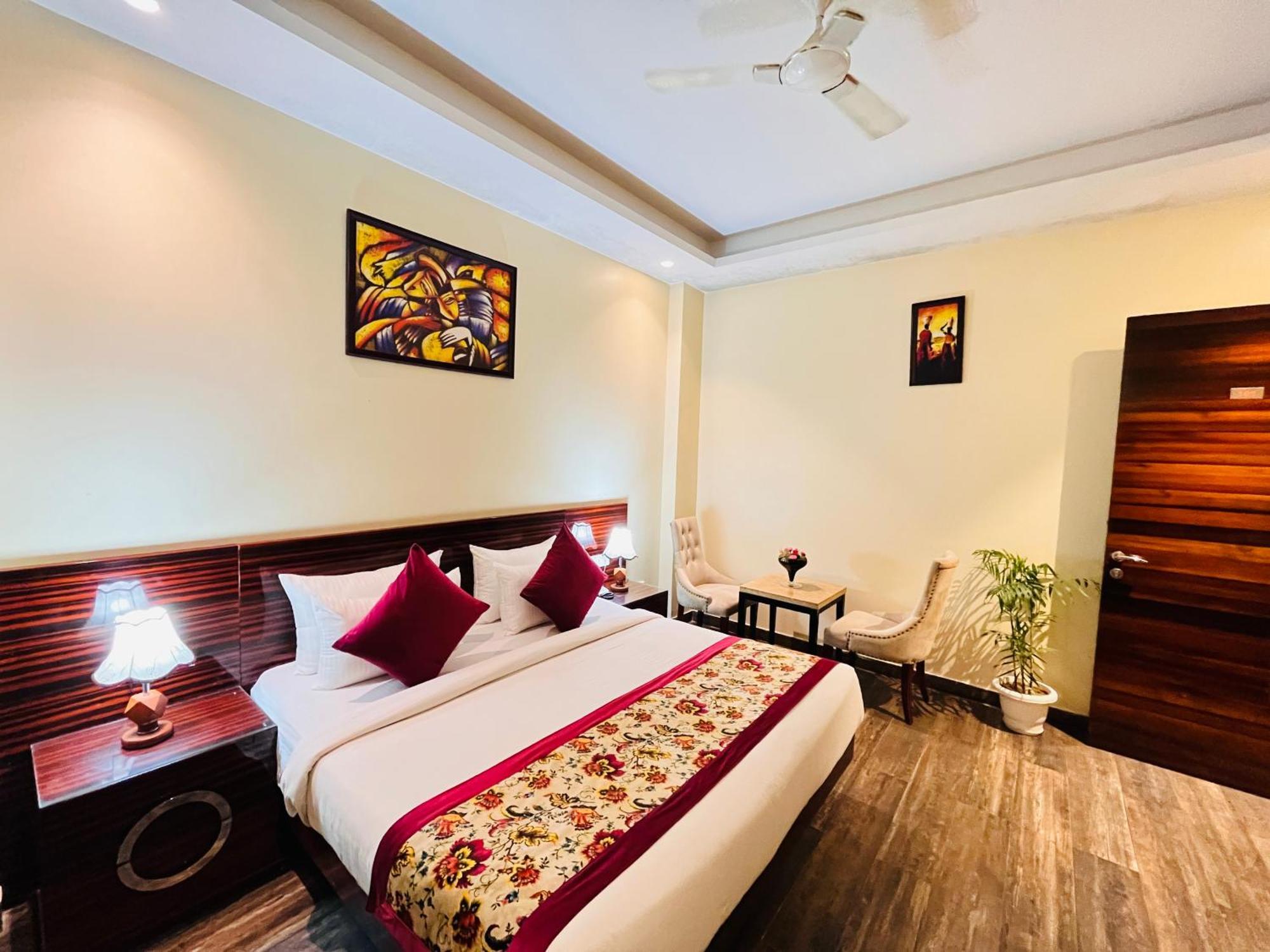 Banz Near Indira Gandhi Airport Delhi Hotel New Delhi