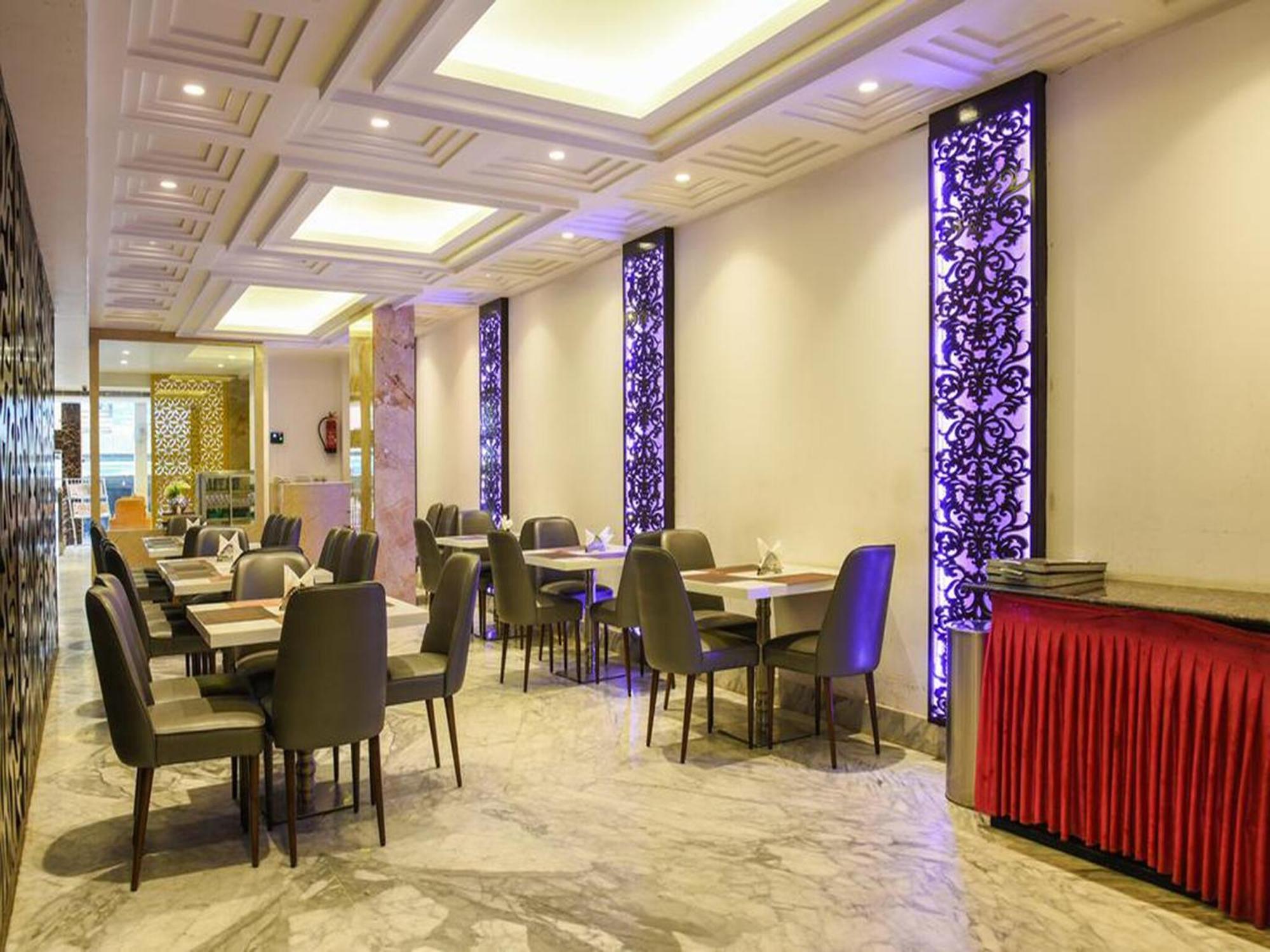 Hotel Banz Near Indira Gandhi Airport Delhi 4*