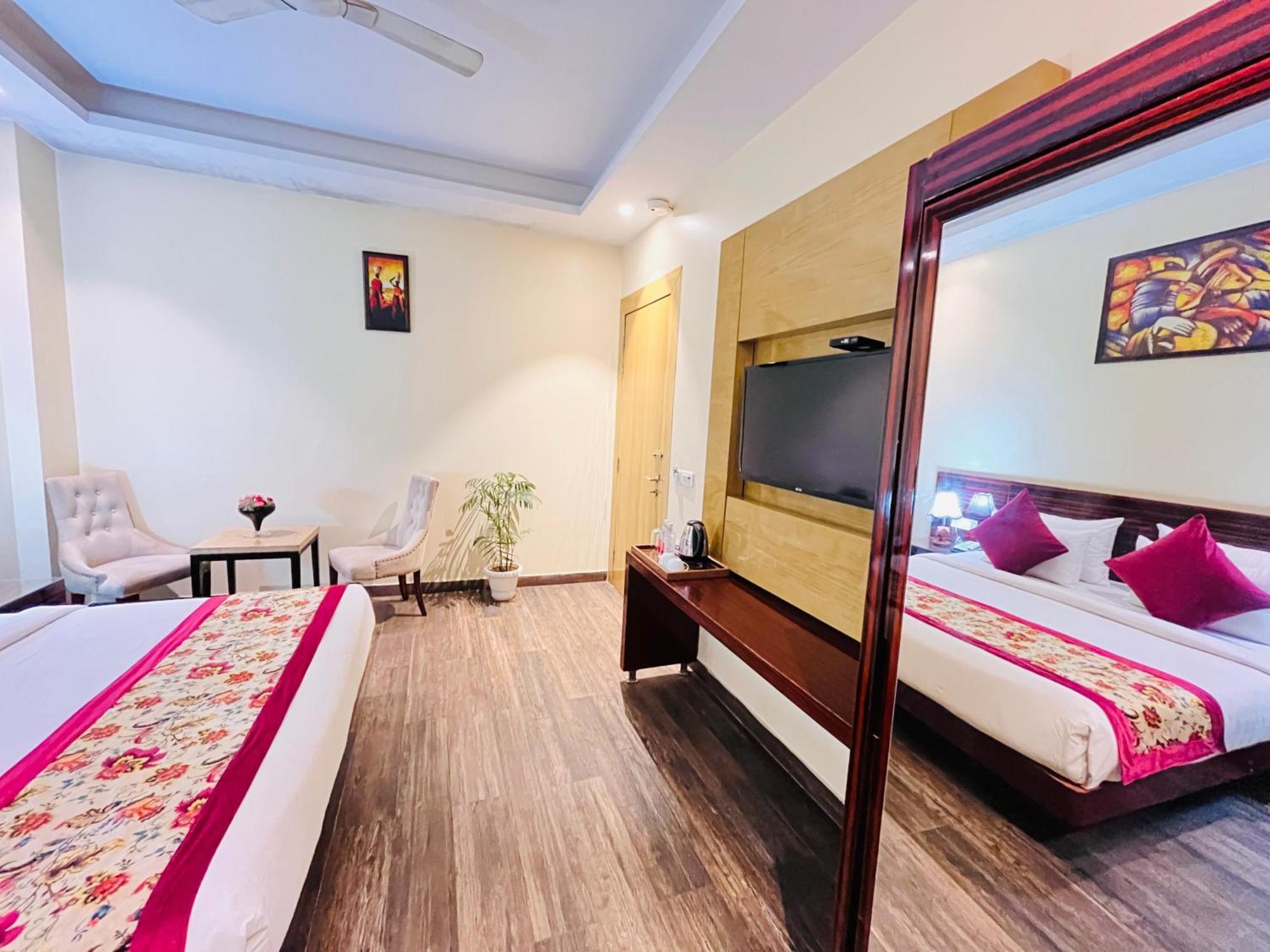 Banz Near Indira Gandhi Airport Delhi