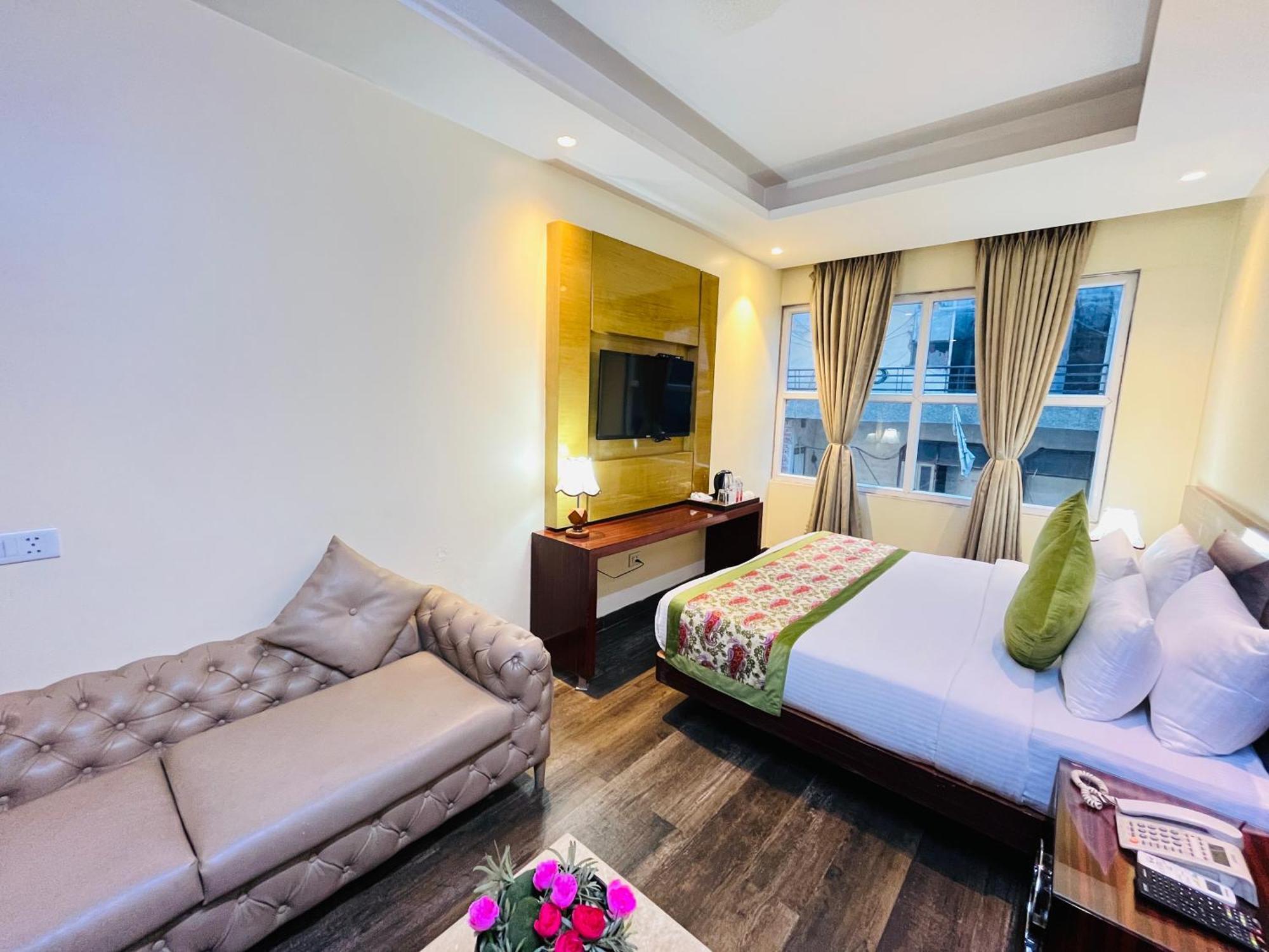 Banz Near Indira Gandhi Airport Delhi 4* New Delhi