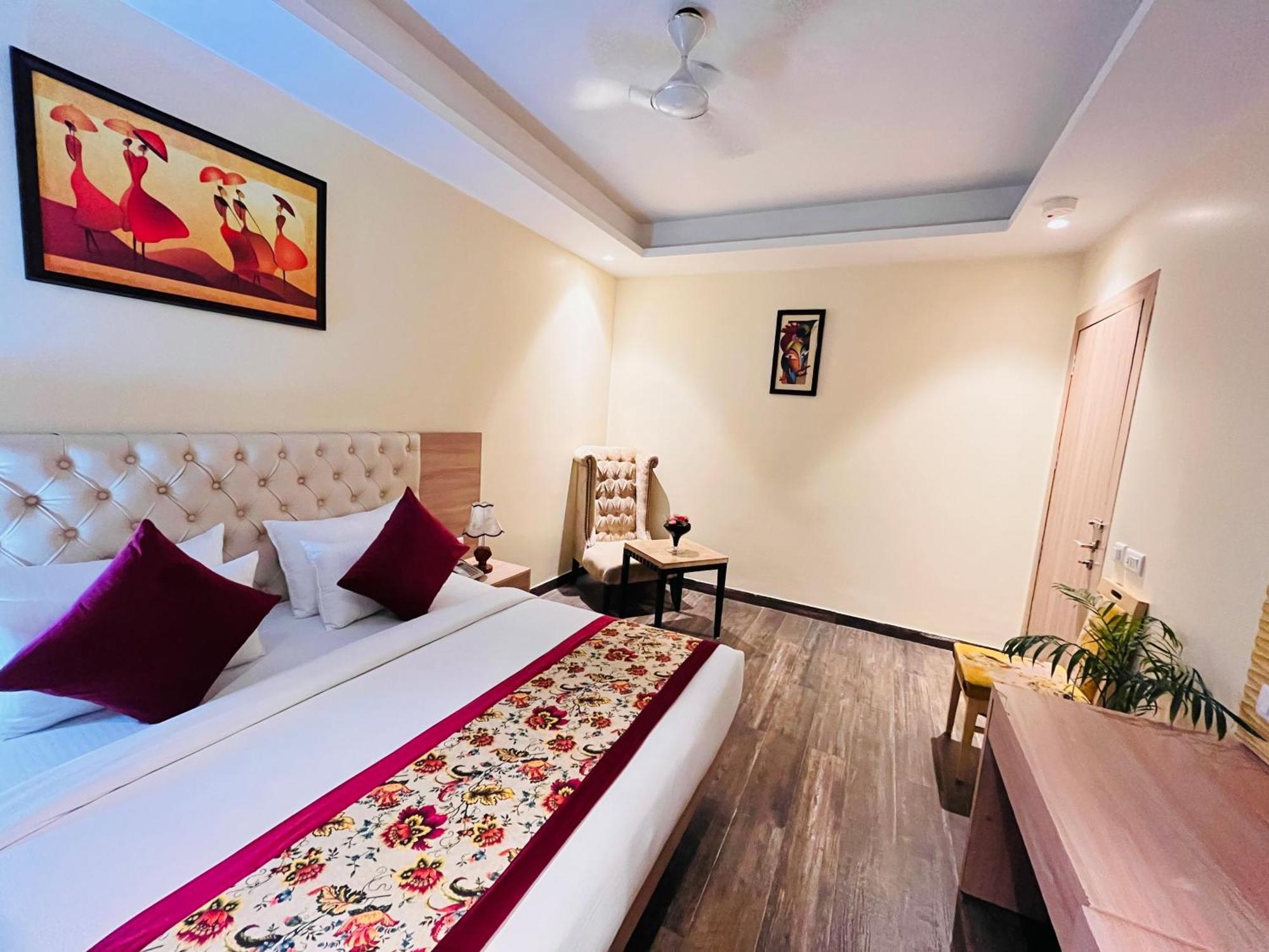 Banz Near Indira Gandhi Airport Delhi Hotel New Delhi
