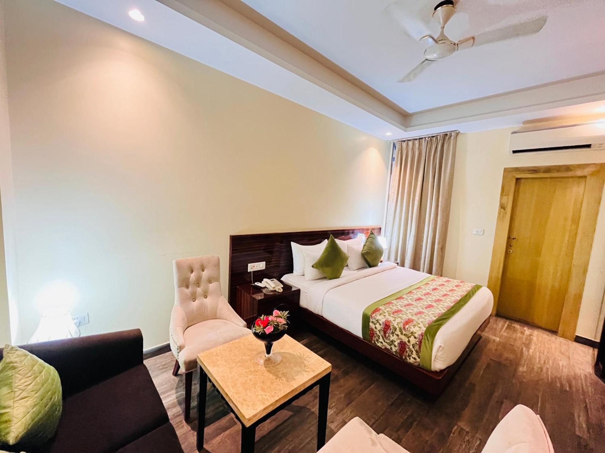 Banz Near Indira Gandhi Airport Delhi Hotel New Delhi