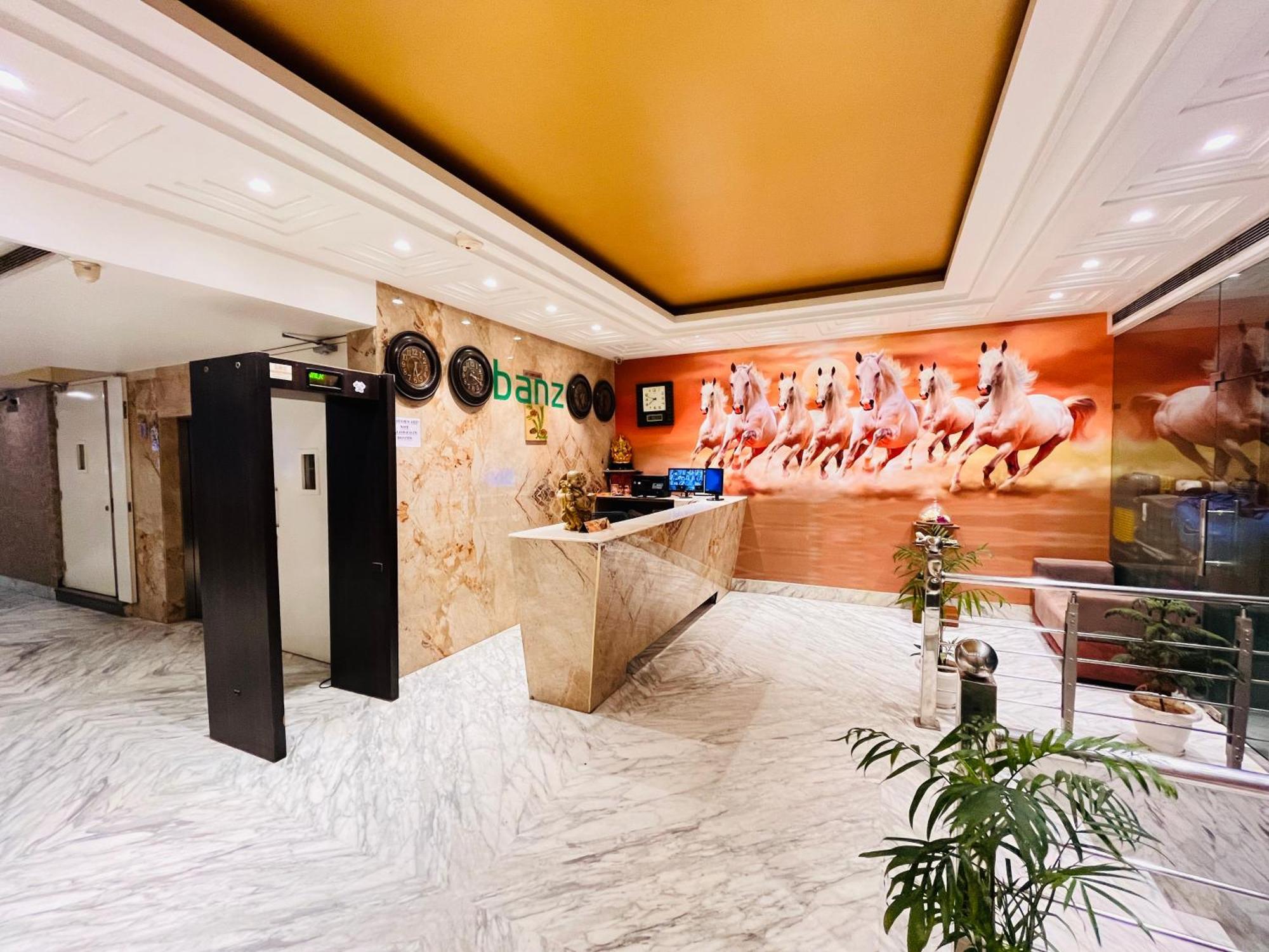 Hotel Banz Near Indira Gandhi Airport Delhi