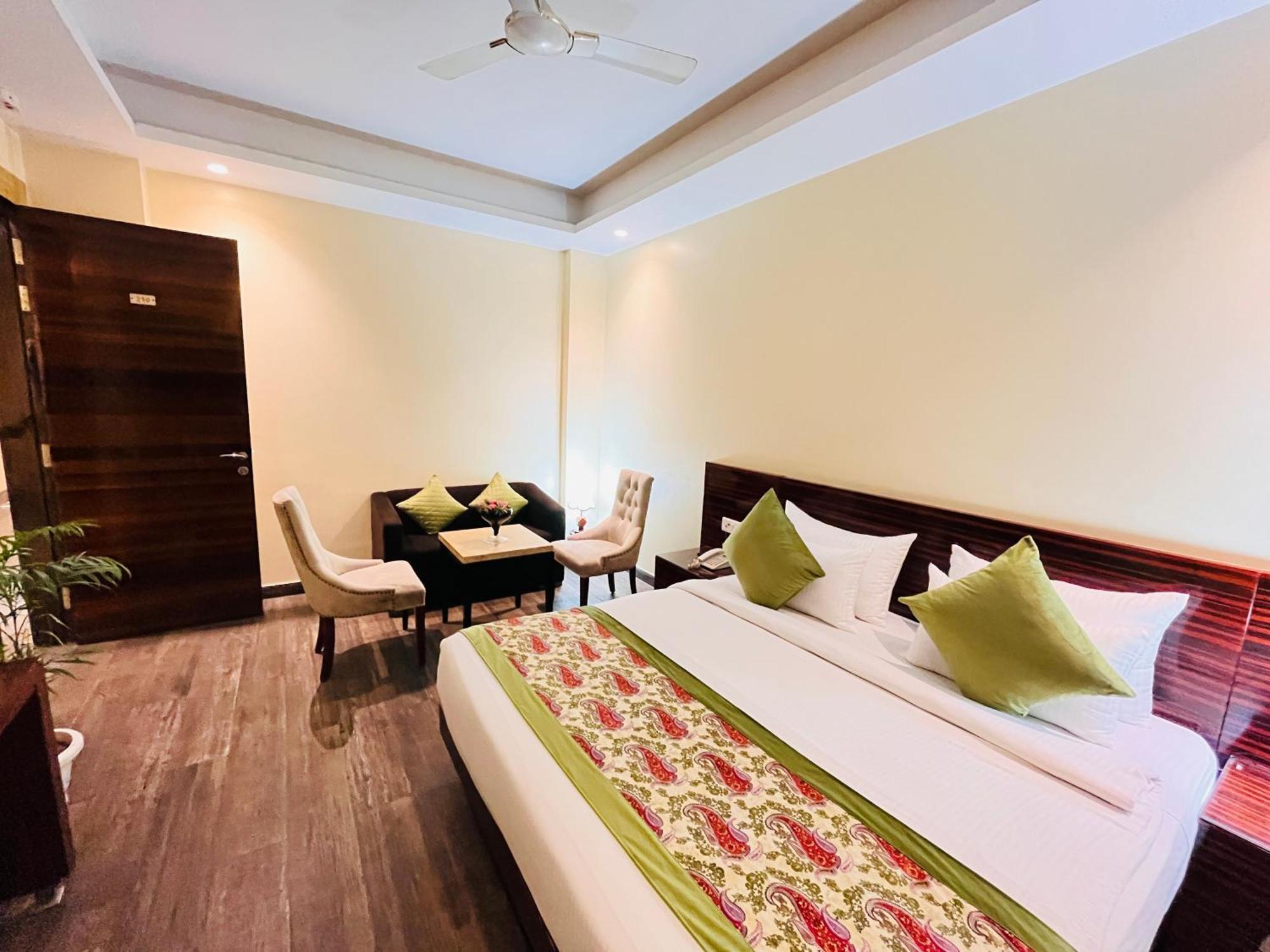 Banz Near Indira Gandhi Airport Delhi Hotel New Delhi