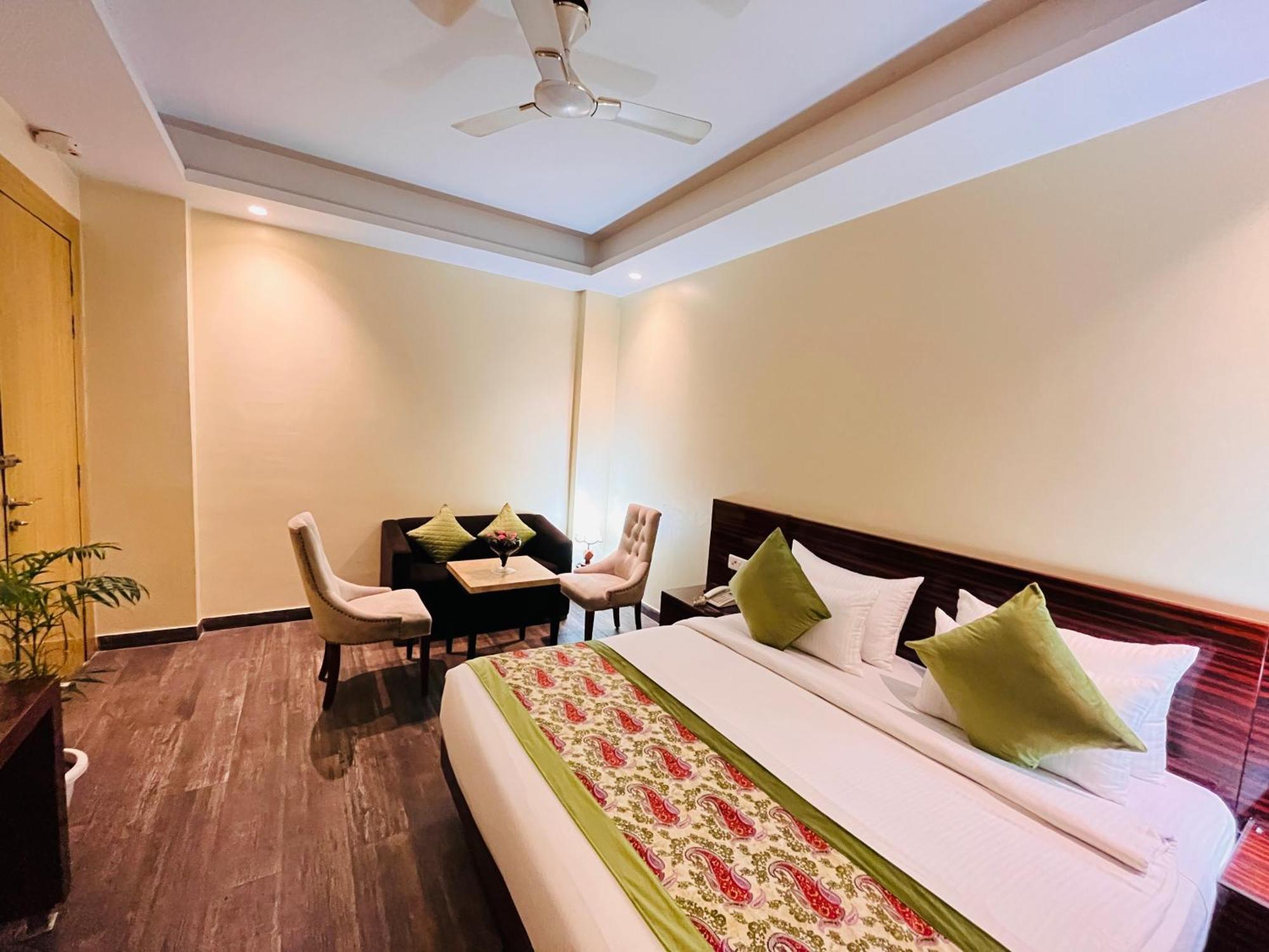 Hotel Banz Near Indira Gandhi Airport Delhi