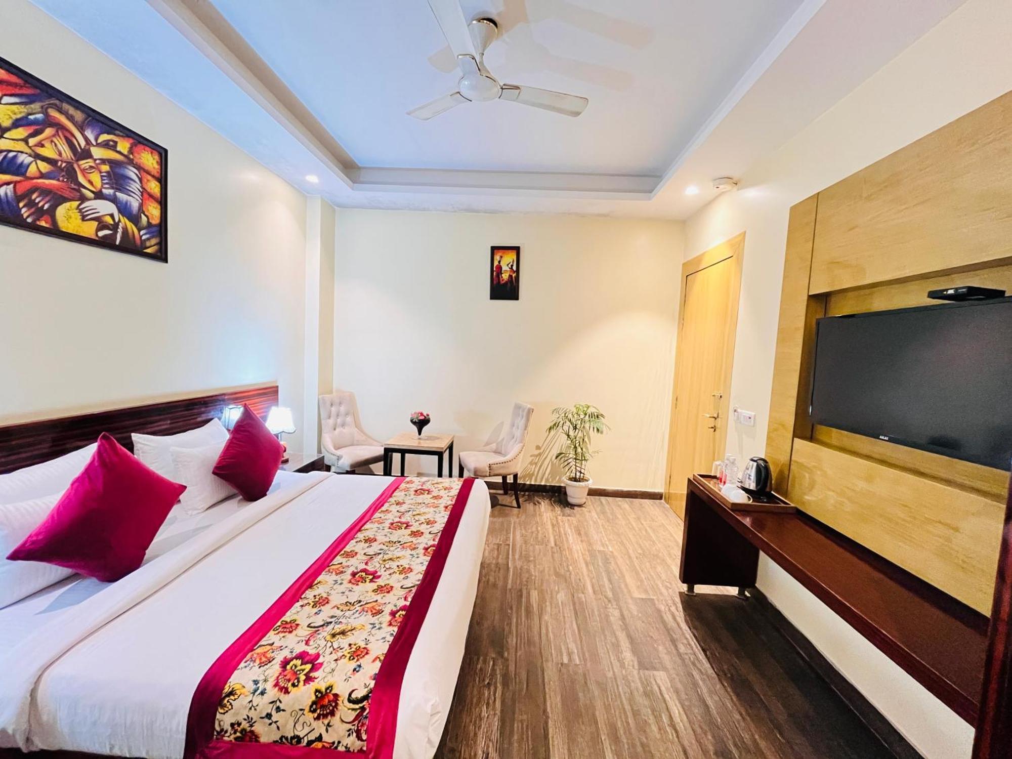 Banz Near Indira Gandhi Airport Delhi 4* New Delhi